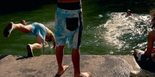 Canicule à Paris : la baignade dans le canal Saint-Martin difficile à réguler