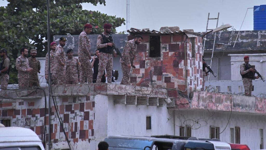 Pakistan : nouvelles frappes en Afghanistan, des dizaines de victimes