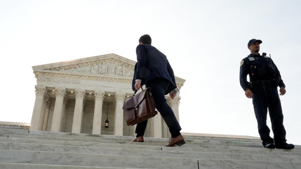 La Cour suprême américaine sauve le droit du sol face à Trump